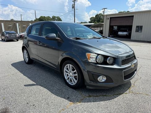 Used 2016 Chevrolet Sonic LT w/ Wheels and Fog Lamp Package FWD image 3