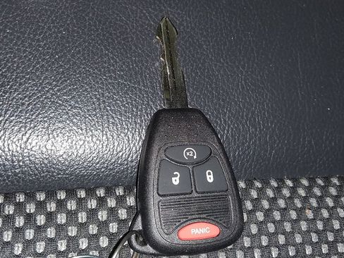 Used 2017 Jeep Compass Latitude image 32