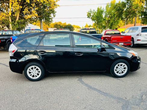 Used 2014 Toyota Prius V Three FWD image 6