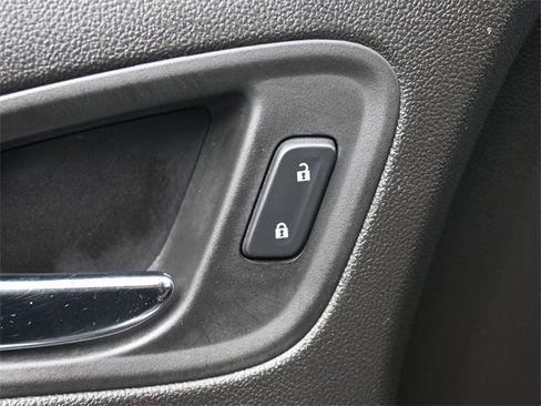 Used 2016 GMC Canyon SLE w/ SLE Convenience Package image 21