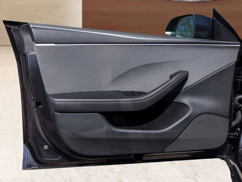 Used 2025 Tesla Model 3 Long Range image 22