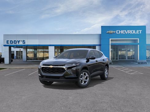 New 2026 Chevrolet Trax LS w/ LS Convenience Package FWD image 9