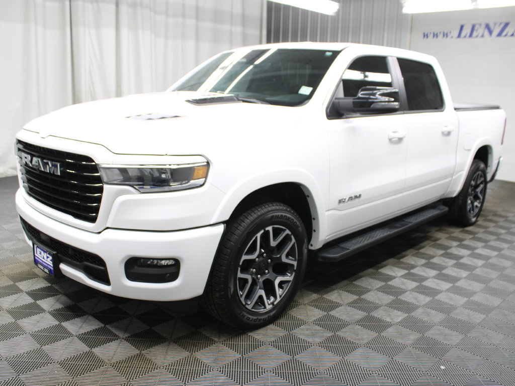 Used 2025 RAM 1500 Laramie w/ Sport Appearance Package AWD/4WD image 9