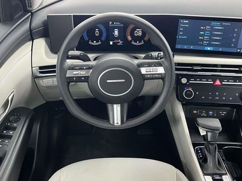 Certified 2025 Hyundai Tucson SEL image 17