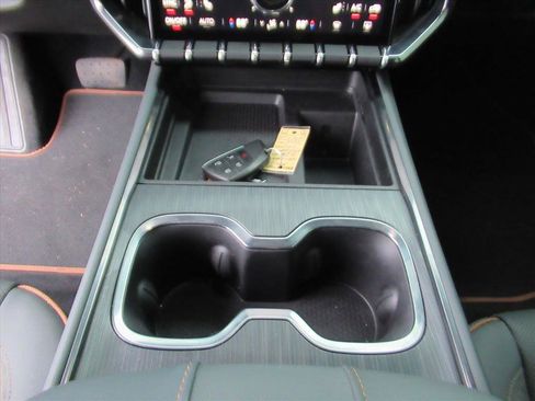 Used 2025 GMC Acadia AT4 image 22