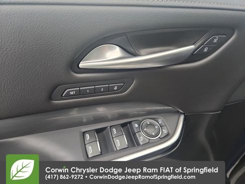 Used 2025 Cadillac XT4 Premium Luxury image 21