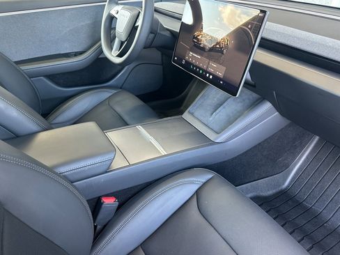 Used 2025 Tesla Model 3 Long Range image 14