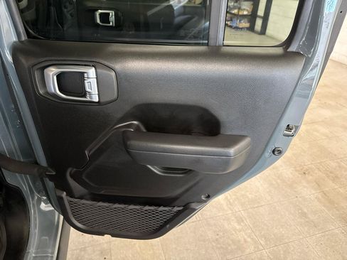 Used 2024 Jeep Wrangler Unlimited AWD/4WD image 52