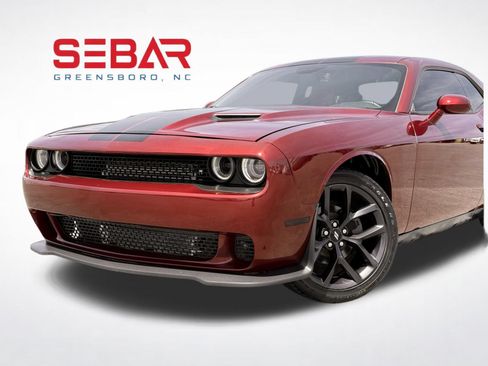 Used 2019 Dodge Challenger SXT w/ Driver Convenience Group RWD image 2
