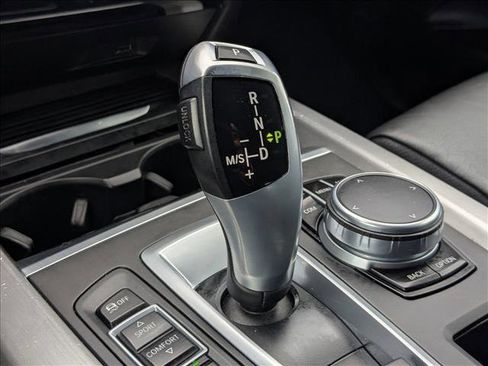 Used 2017 BMW X5 xDrive50i image 12