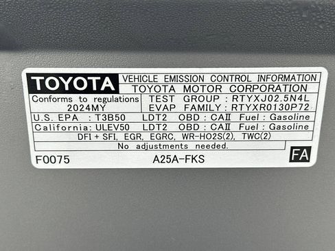 Used 2024 Toyota RAV4 LE image 27