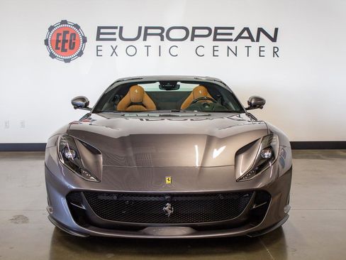 Used 2021 Ferrari 812 GTS image 10