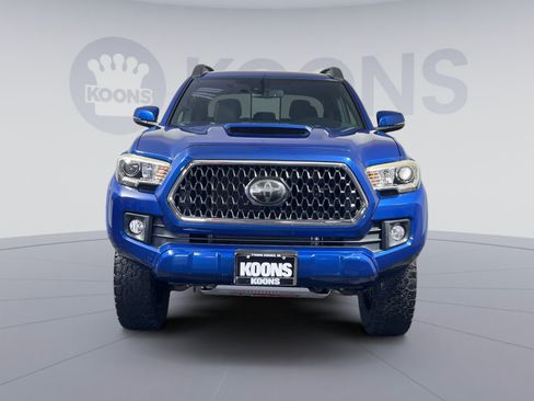 Used 2018 Toyota Tacoma TRD Sport w/ Technology Package AWD/4WD image 4