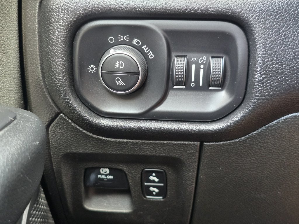 Used 2019 RAM 1500 Big Horn RWD image 29