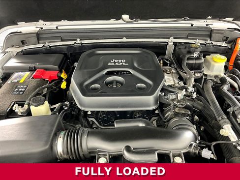 Used 2022 Jeep Wrangler Unlimited Sahara AWD/4WD image 27