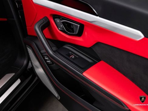 Used 2019 Lamborghini Urus image 40