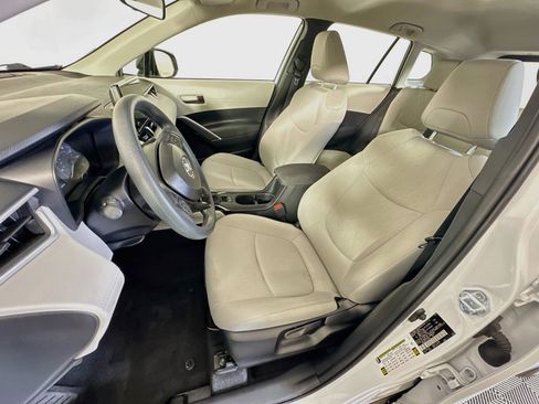 Used 2025 Toyota Corolla Cross L FWD image 13