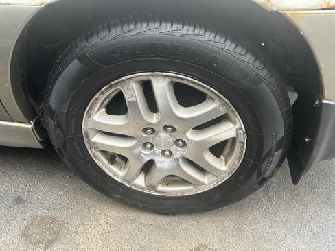 Used 2004 Subaru Outback Wagon image 14