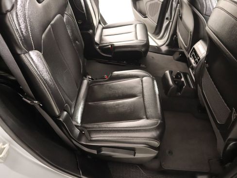 Used 2024 Jeep Grand Cherokee L Limited w/ Luxury Tech Group II image 16