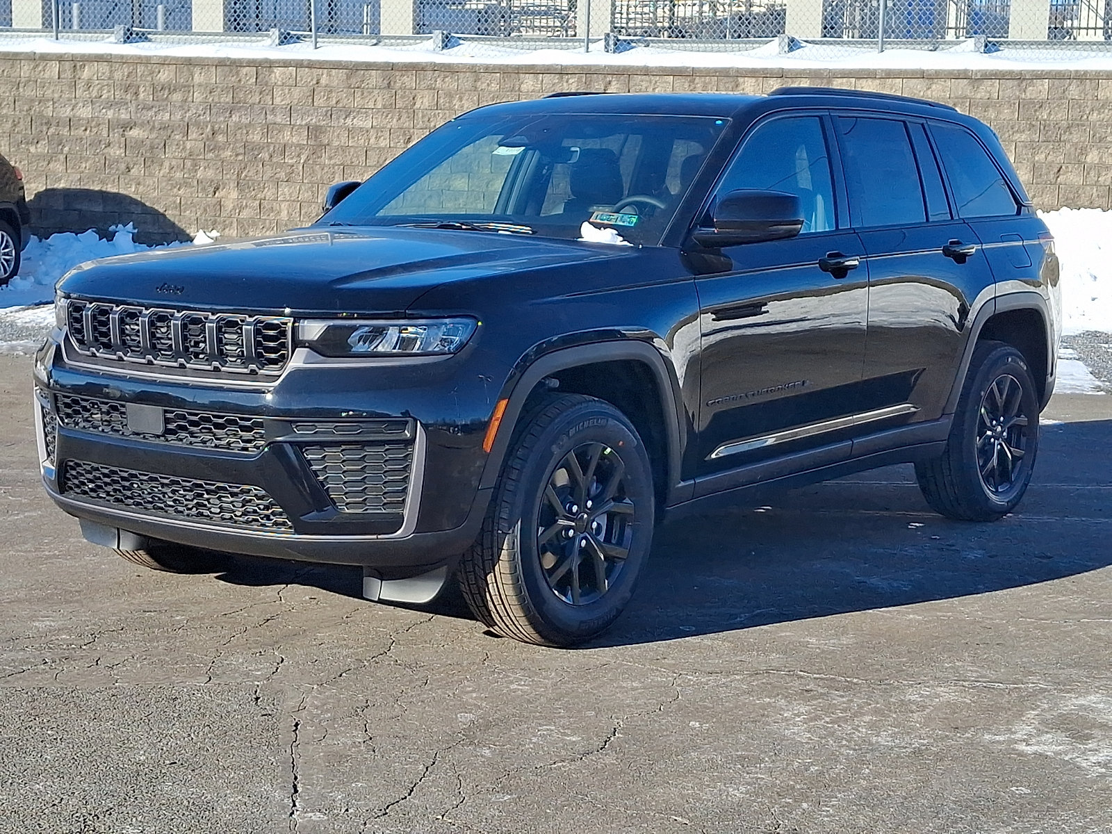 New 2026 Jeep Grand Cherokee Altitude AWD/4WD image 2