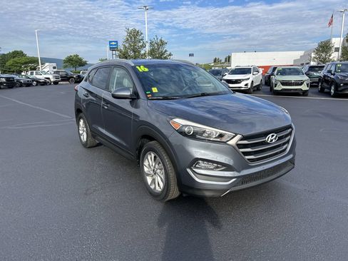 Used 2016 Hyundai Tucson SE w/ Option Group 02 AWD/4WD image 1