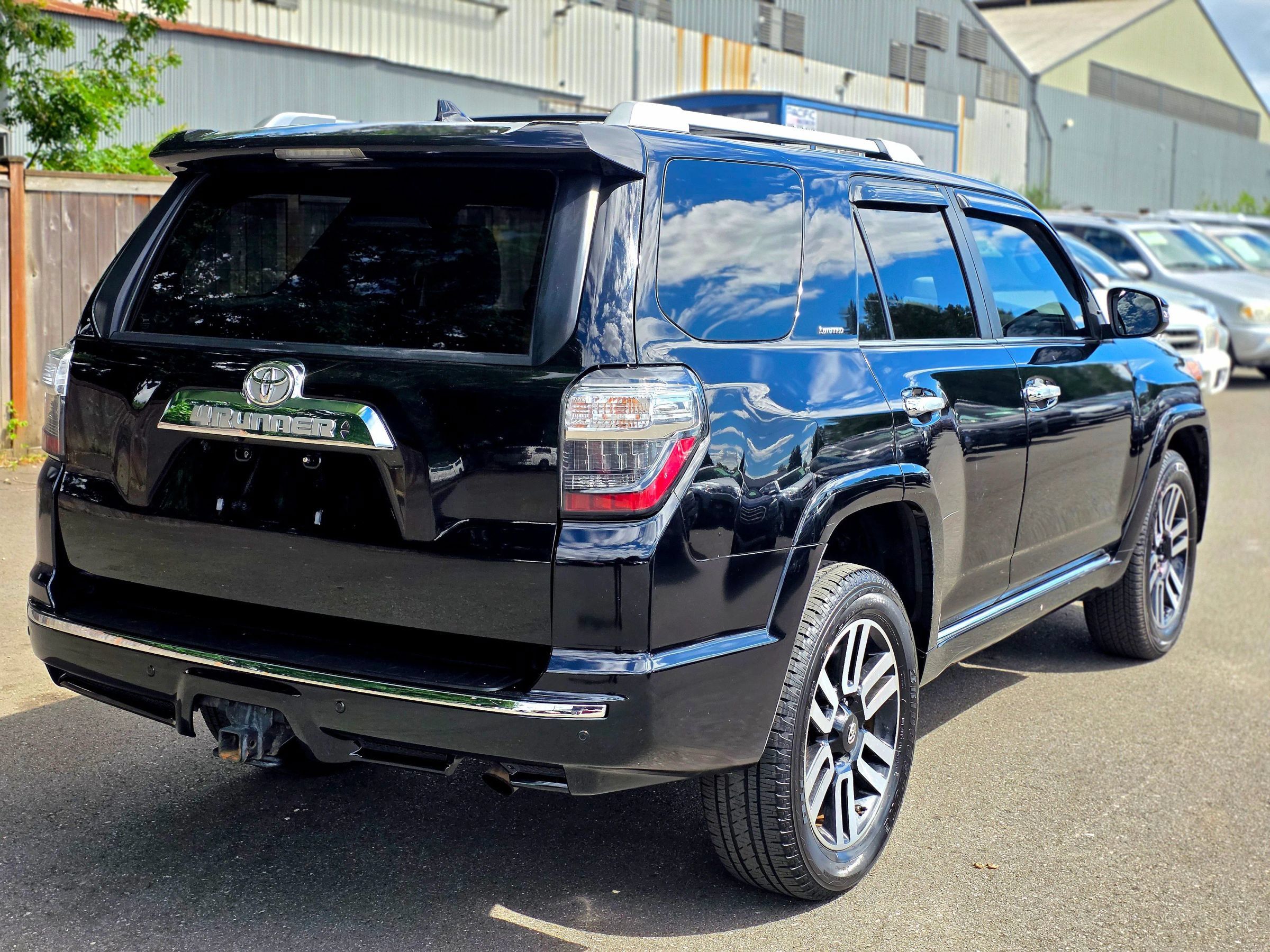 Used 2018 Toyota 4Runner Limited AWD/4WD image 10
