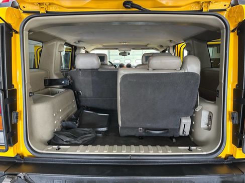 Used 2003 HUMMER H2 w/ Preferred Equipment Group image 8