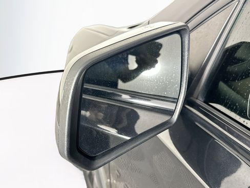 Used 2022 Chevrolet Traverse LS w/ Midnight/Sport Edition FWD image 16
