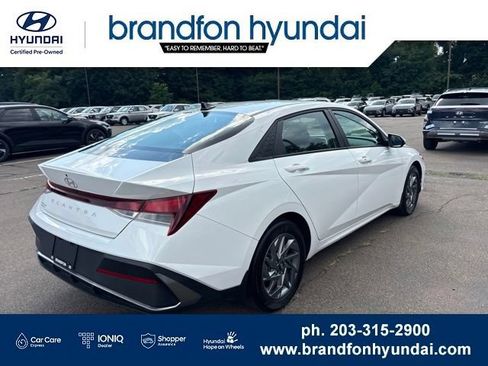 Certified 2024 Hyundai Elantra SEL FWD image 6