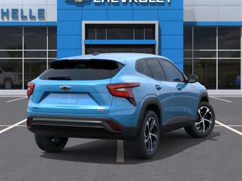 Used 2026 Chevrolet Trax RS w/ Sunroof Package FWD image 4
