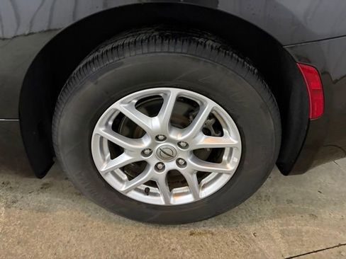 Used 2023 Chrysler Pacifica Touring-L image 9