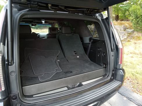 Used 2019 Cadillac Escalade Platinum image 26