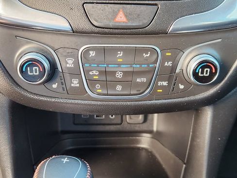 Used 2019 Chevrolet Equinox LT FWD image 18