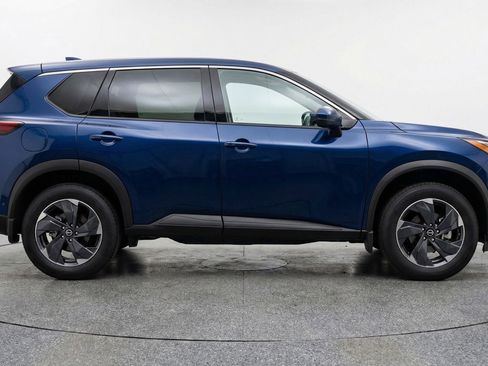 Used 2025 Nissan Rogue SV AWD/4WD image 11