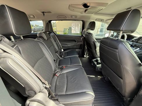 Used 2024 Honda Odyssey Elite image 9