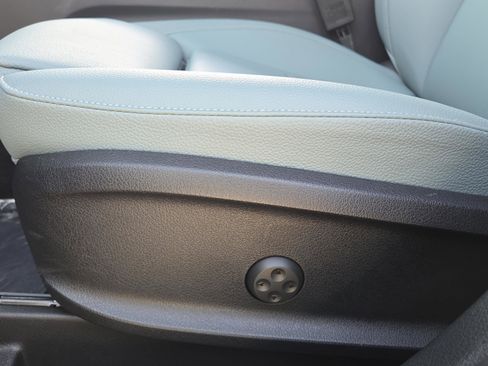 Certified 2026 Mercedes-Benz GLB 250 image 10