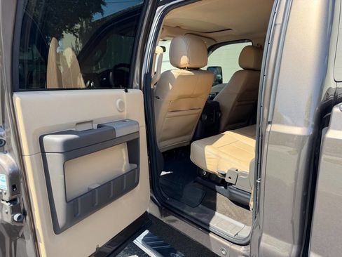 Used 2016 Ford F250 Lariat w/ Lariat Ultimate Package AWD/4WD image 41
