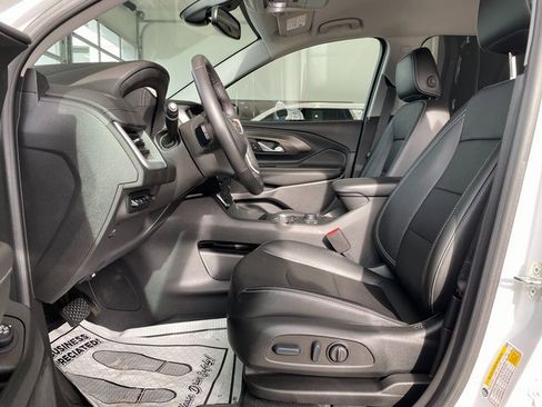 Used 2022 GMC Terrain SLT w/ Tech Package image 13