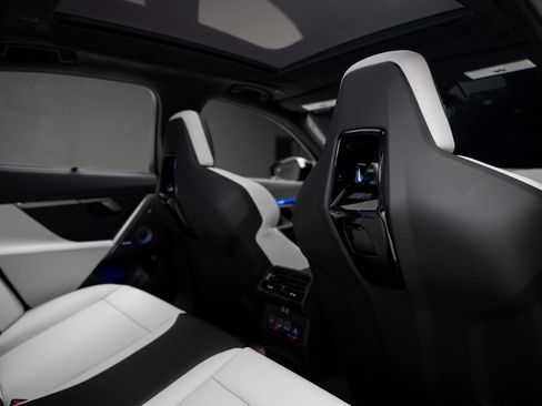 Used 2025 BMW M5 image 73