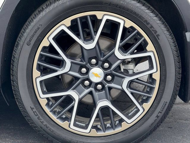 Used 2023 Chevrolet Blazer Premier w/ Enhanced Convenience Package AWD/4WD image 12
