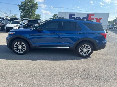Used 2023 Ford Explorer XLT w/ Equipment Group 202A AWD/4WD image 6