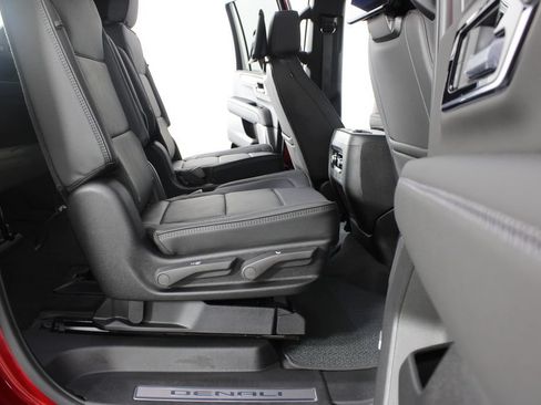 New 2026 GMC Yukon XL Denali w/ Denali Reserve Package AWD/4WD image 28