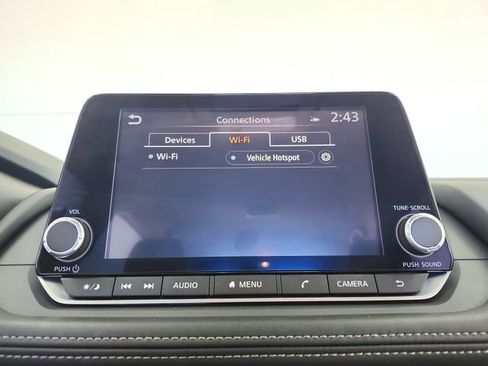 Used 2025 Nissan Rogue SV FWD image 30