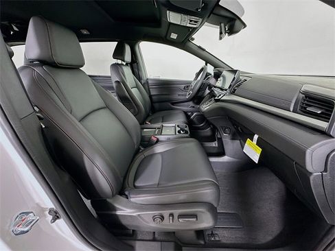 Certified 2026 Honda Odyssey Sport-L image 5