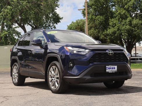 Used 2023 Toyota RAV4 XLE Premium AWD/4WD image 6