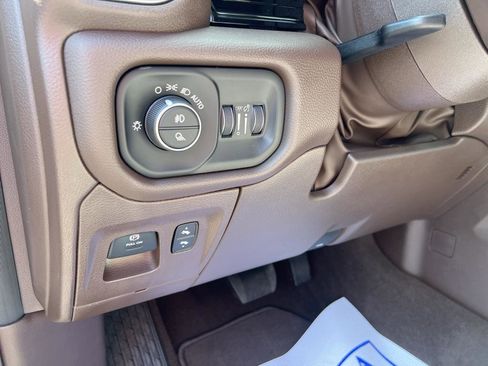 Used 2025 RAM 1500 Laramie image 19