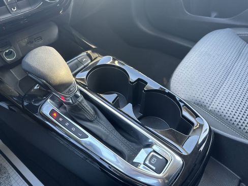 Used 2025 Chevrolet Trax LT image 16