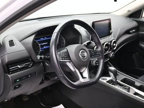 Used 2020 Nissan Sentra SV FWD image 15