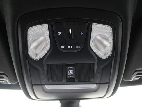 Used 2021 RAM 1500 Big Horn AWD/4WD image 18