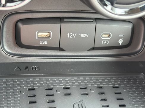 New 2026 Hyundai Venue SEL FWD image 31